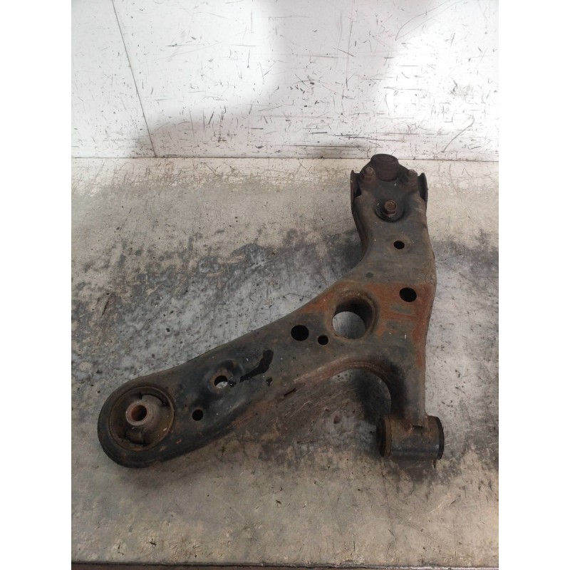 Recambio de brazo suspension inferior delantero derecho para toyota corolla (e15) luna referencia OEM IAM   