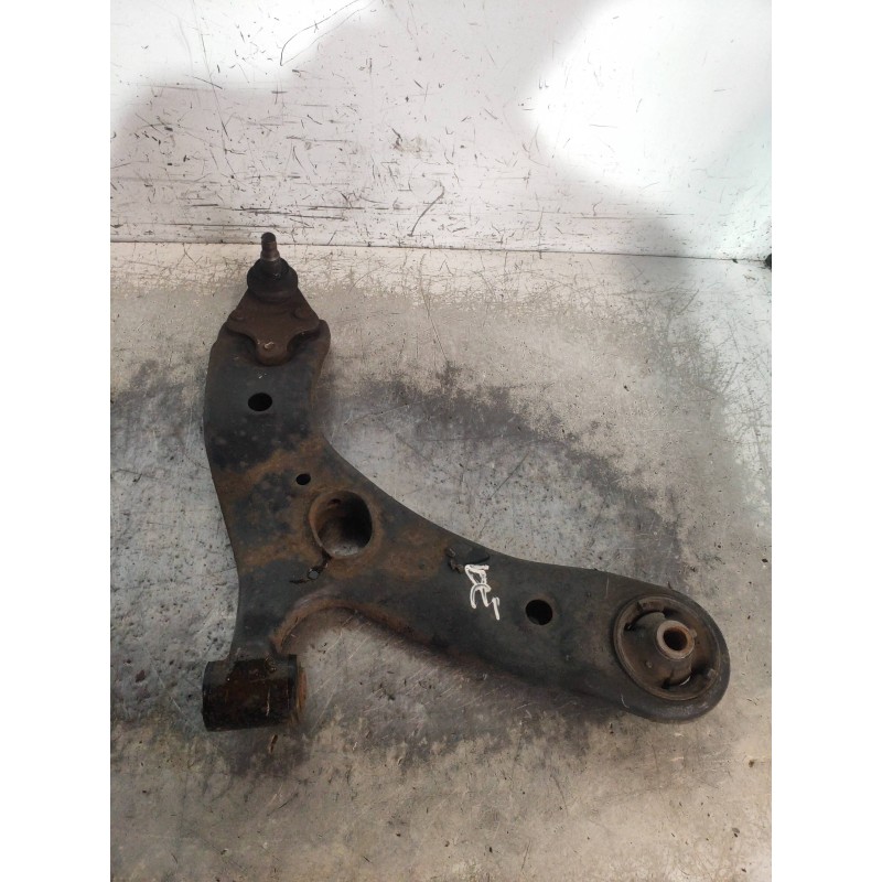 Recambio de brazo suspension inferior delantero derecho para toyota corolla (e15) luna referencia OEM IAM   
