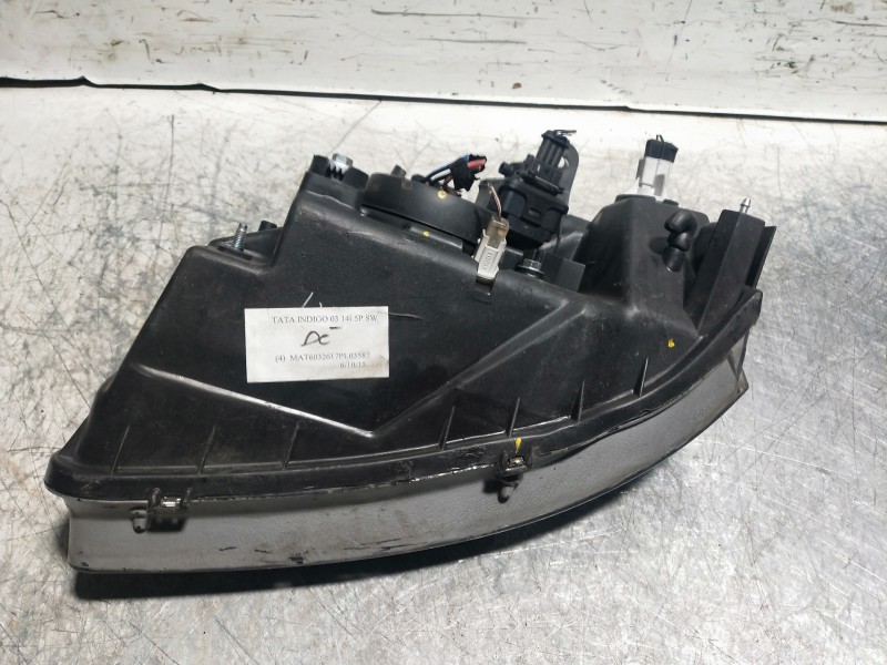 Recambio de faro derecho para tata indigo marina 1.4 referencia OEM IAM   