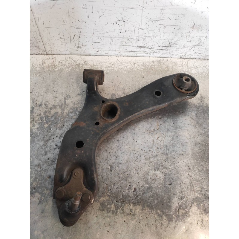 Recambio de brazo suspension inferior delantero izquierdo para toyota corolla (e15) luna referencia OEM IAM   