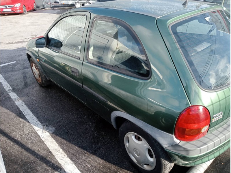 opel corsa b del año 2000