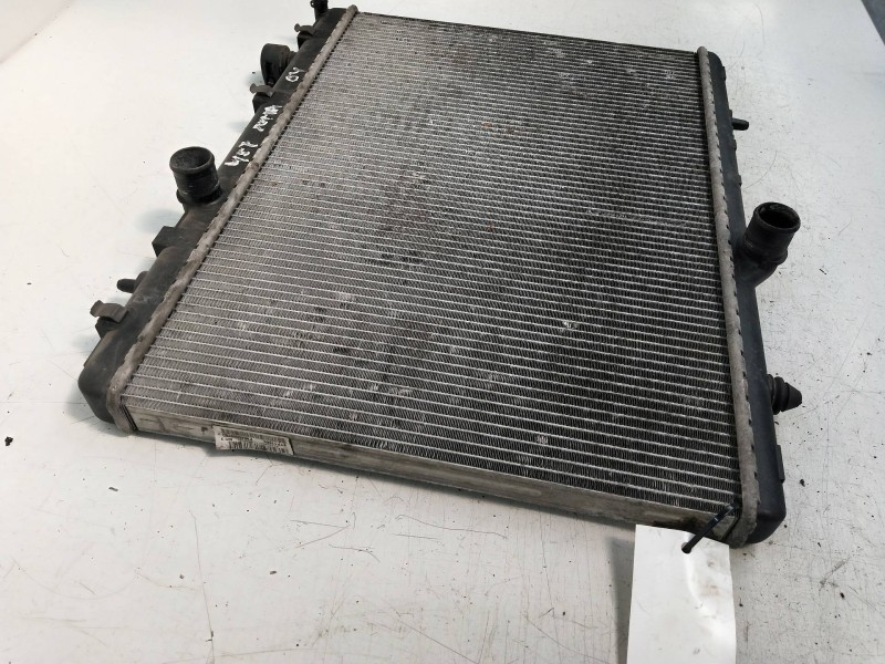 Recambio de radiador agua para peugeot 407 st confort pack referencia OEM IAM 9645586780  