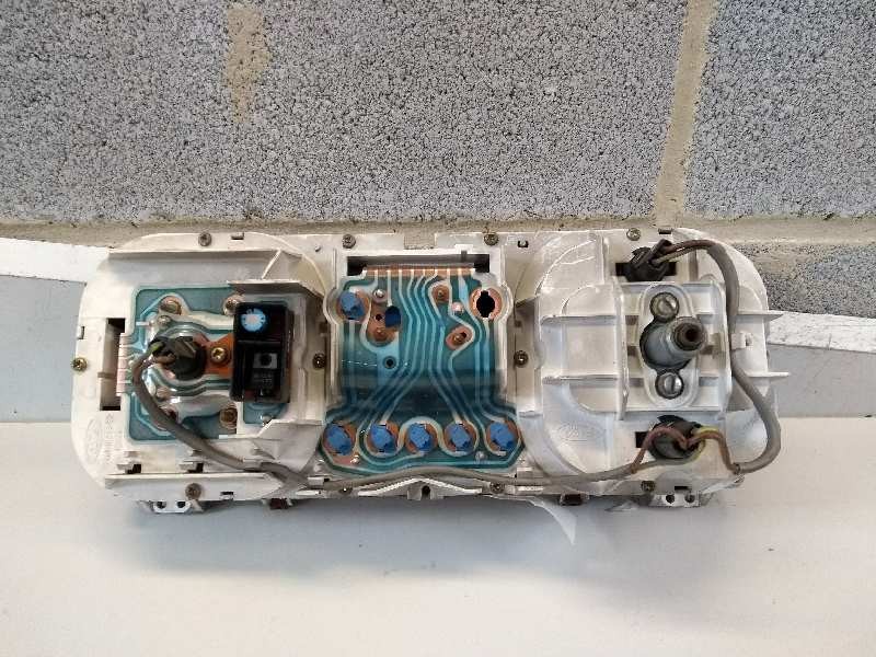 Recambio de cuadro instrumentos para ford taunus básico berlina referencia OEM IAM   