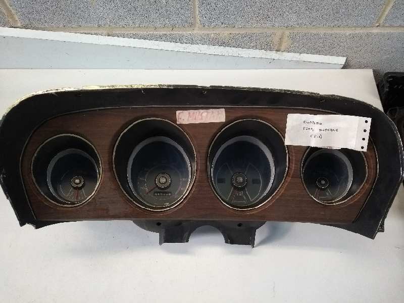 Recambio de cuadro instrumentos para ford mustang 4.7 referencia OEM IAM   