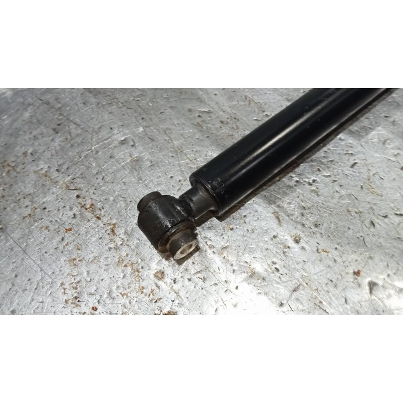 Recambio de amortiguador trasero derecho para mercedes clase b (w246) b 180 cdi be (246.200) referencia OEM IAM A2463202131  