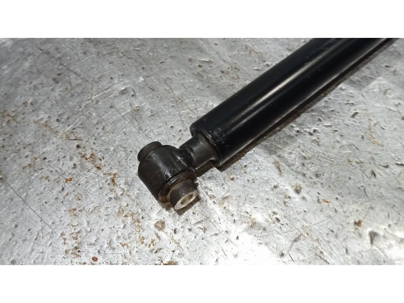 Recambio de amortiguador trasero derecho para mercedes clase b (w246) b 180 cdi be (246.200) referencia OEM IAM A2463202131  