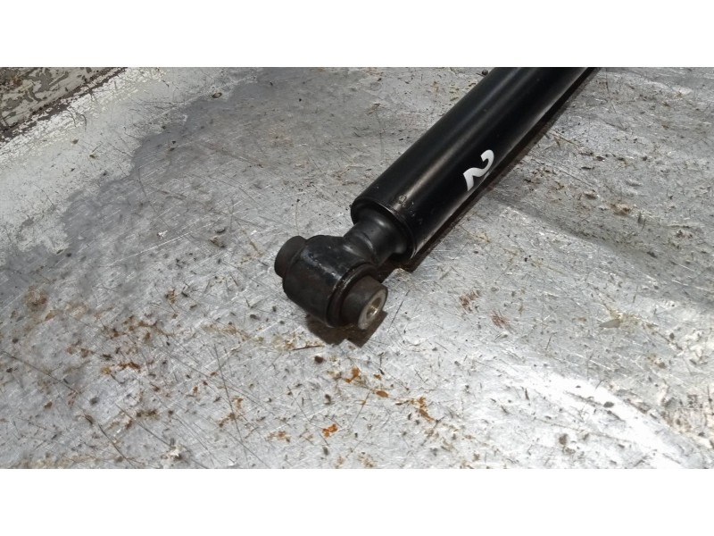 Recambio de amortiguador trasero izquierdo para mercedes clase b (w246) b 180 cdi be (246.200) referencia OEM IAM A2463202131  