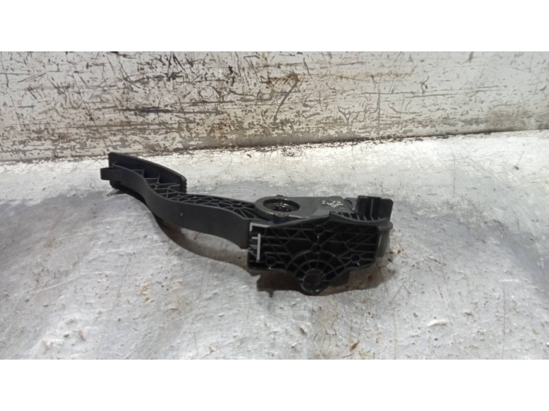 Recambio de potenciometro pedal para mercedes clase b (w246) b 180 cdi be (246.200) referencia OEM IAM A2463001604  