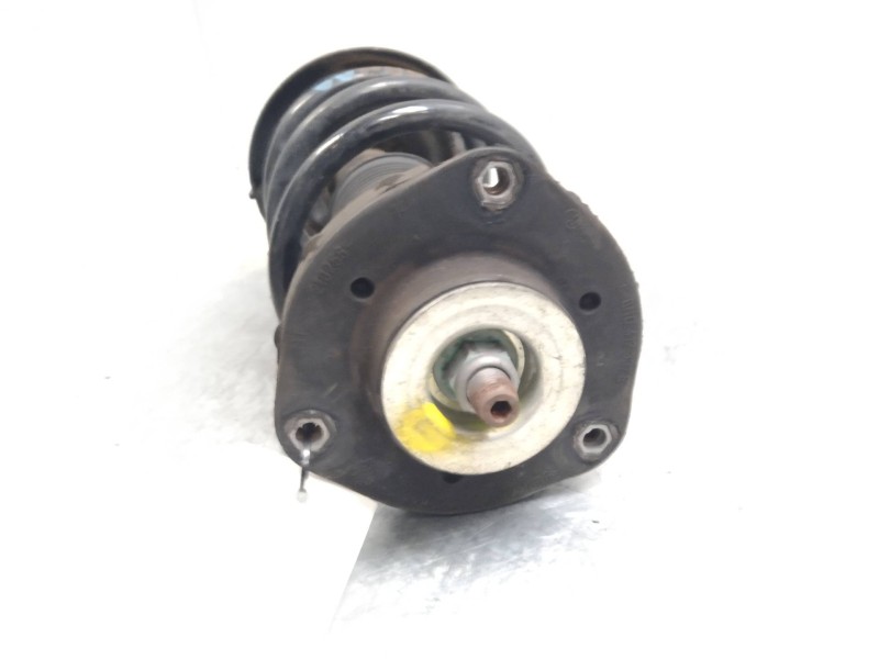 Recambio de amortiguador delantero derecho para volkswagen polo berlina (6n2) 1.9 sdi referencia OEM IAM   
