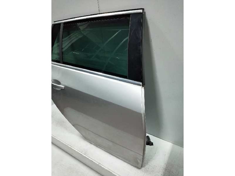 Recambio de puerta trasera derecha para opel insignia sports tourer 2.0 16v cdti referencia OEM IAM   