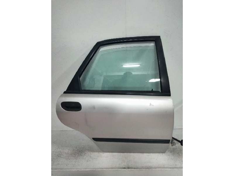 Recambio de puerta trasera derecha para volvo s40 berlina 1.9 diesel cat referencia OEM IAM   