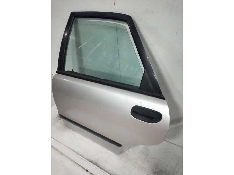 Recambio de puerta trasera izquierda para volvo s40 berlina 1.9 diesel cat referencia OEM IAM   