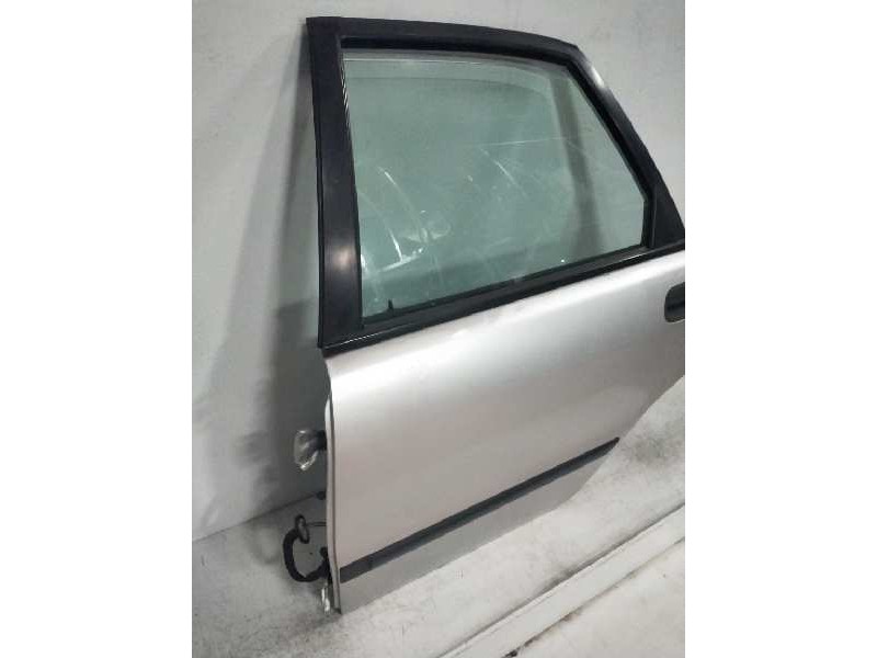Recambio de puerta trasera izquierda para volvo s40 berlina 1.9 diesel cat referencia OEM IAM   