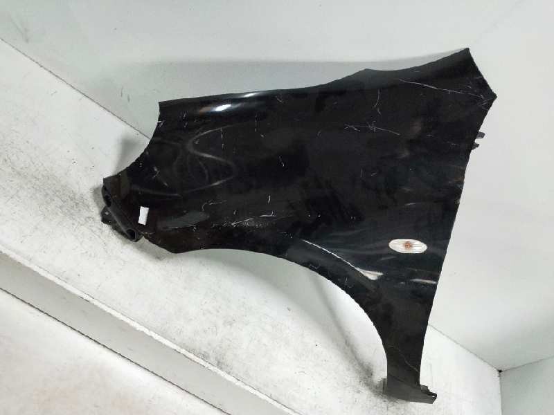 Recambio de aleta delantera izquierda para nissan micra (k13) acenta referencia OEM IAM   