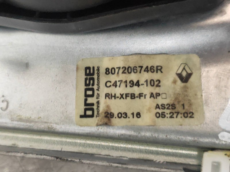 Recambio de elevalunas delantero derecho para renault megane iv berlina 5p 1.5 blue dci diesel fap referencia OEM IAM 807206746R