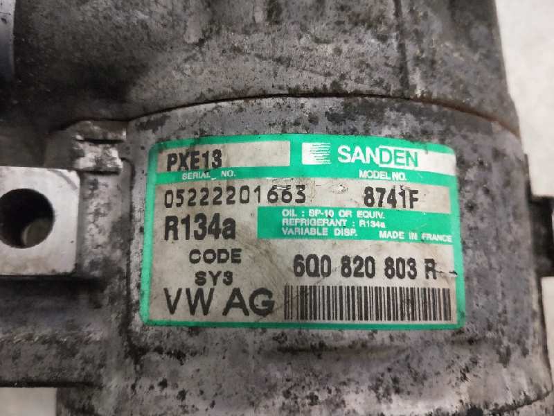 Recambio de compresor aire acondicionado para volkswagen polo (9n1) trendline referencia OEM IAM PXE138741F 8741F 6Q0820803R