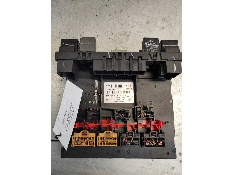 Recambio de caja reles / fusibles para volkswagen jetta (1k2) 2.0 tdi referencia OEM IAM 3C037049AJ  