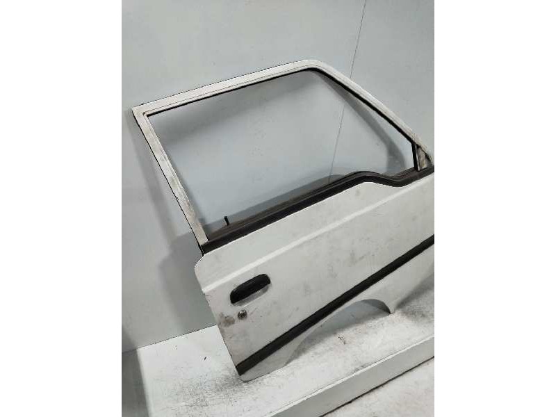 Recambio de puerta delantera derecha para hyundai h 100 2.5 d referencia OEM IAM   