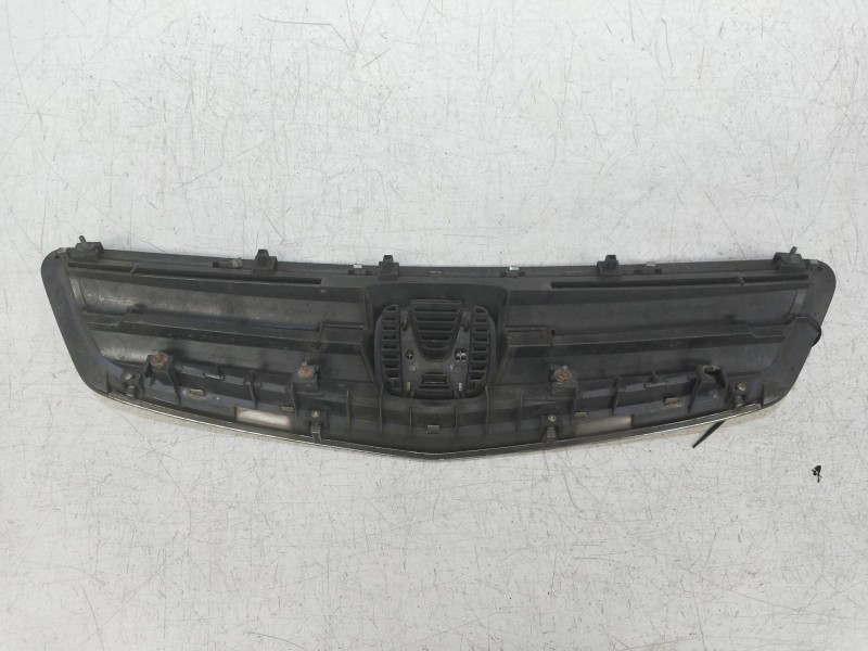 Recambio de rejilla delantera para honda accord berlina (cg7-9/ch1-7) referencia OEM IAM   