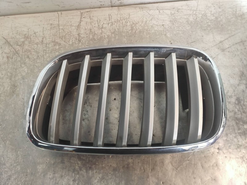 Recambio de rejilla delantera para bmw x5 (e70) 3.0d referencia OEM IAM 51137171395 51317157697 15671610 