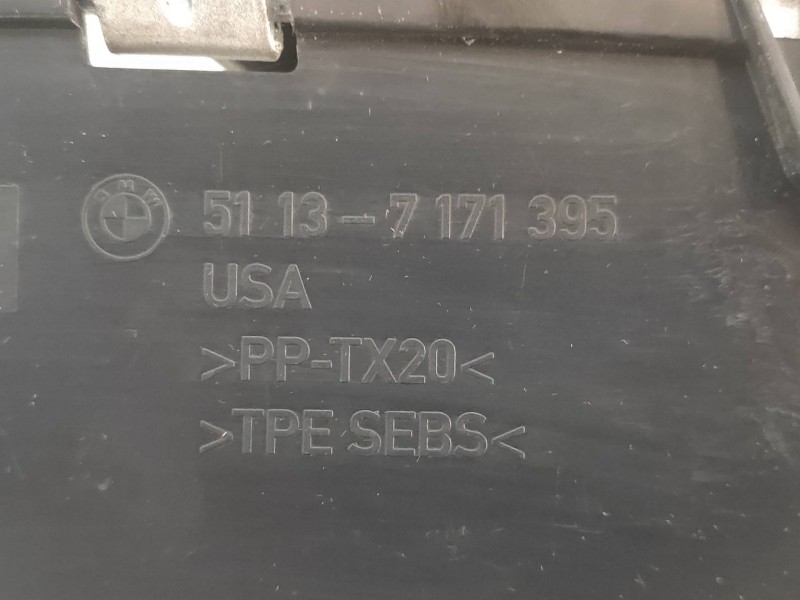Recambio de rejilla delantera para bmw x5 (e70) 3.0d referencia OEM IAM 51137171395 51317157697 15671610 