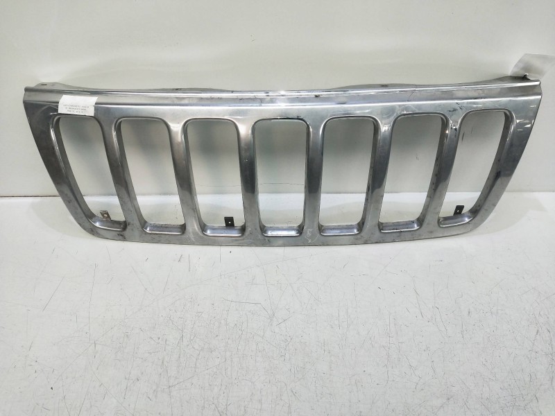 Recambio de rejilla delantera para jeep gr.cherokee (wj/wg) 2.7 crd laredo referencia OEM IAM   