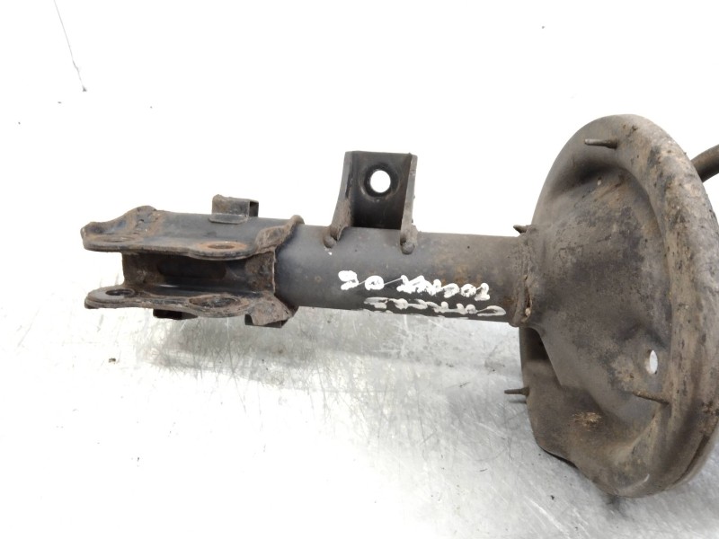 Recambio de amortiguador delantero derecho para kia carens (un) 2.0 crdi referencia OEM IAM   