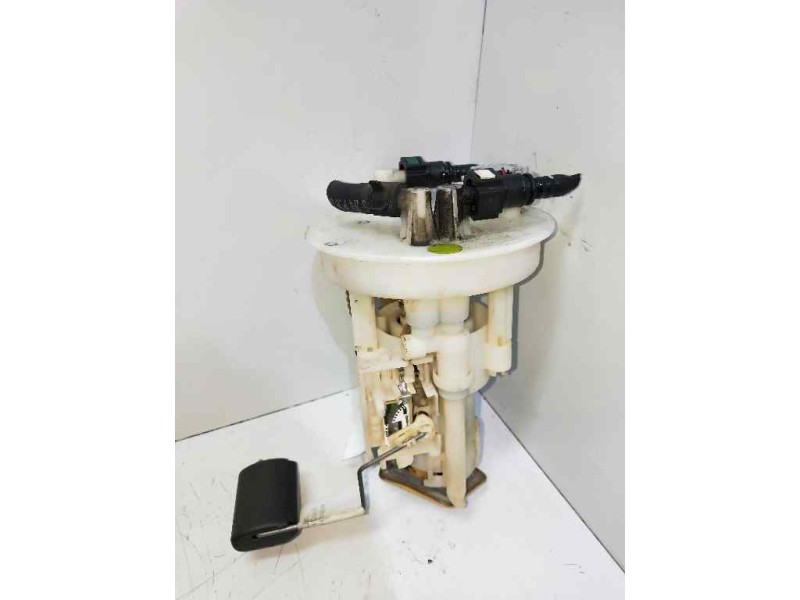 Recambio de bomba combustible para kia cerato 2.0 turbodiesel cat referencia OEM IAM 311102F400 083000830 