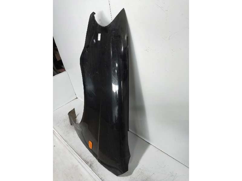 Recambio de aleta delantera izquierda para kia carnival 2.9 turbodiesel cat referencia OEM IAM   