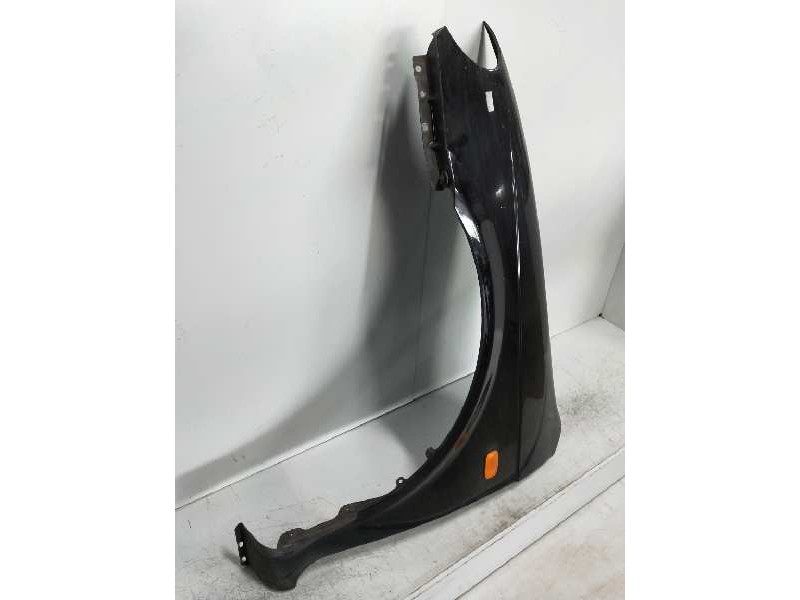 Recambio de aleta delantera izquierda para kia carnival 2.9 turbodiesel cat referencia OEM IAM   