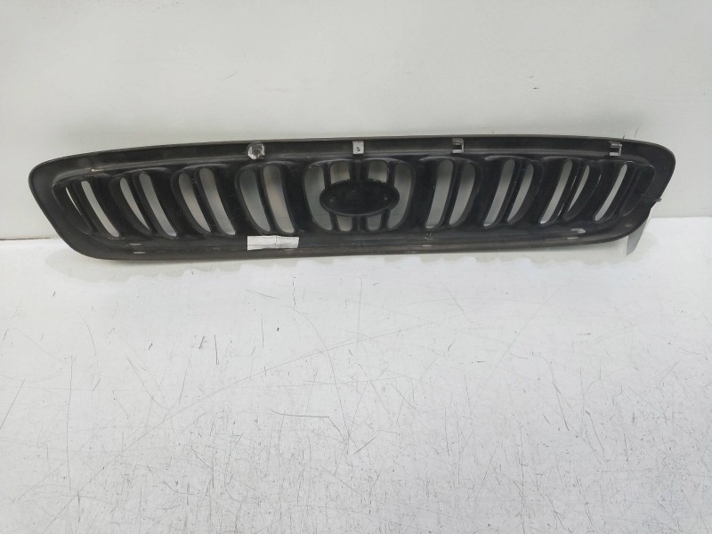 Recambio de rejilla delantera para kia carnival 2.9 turbodiesel cat referencia OEM IAM   