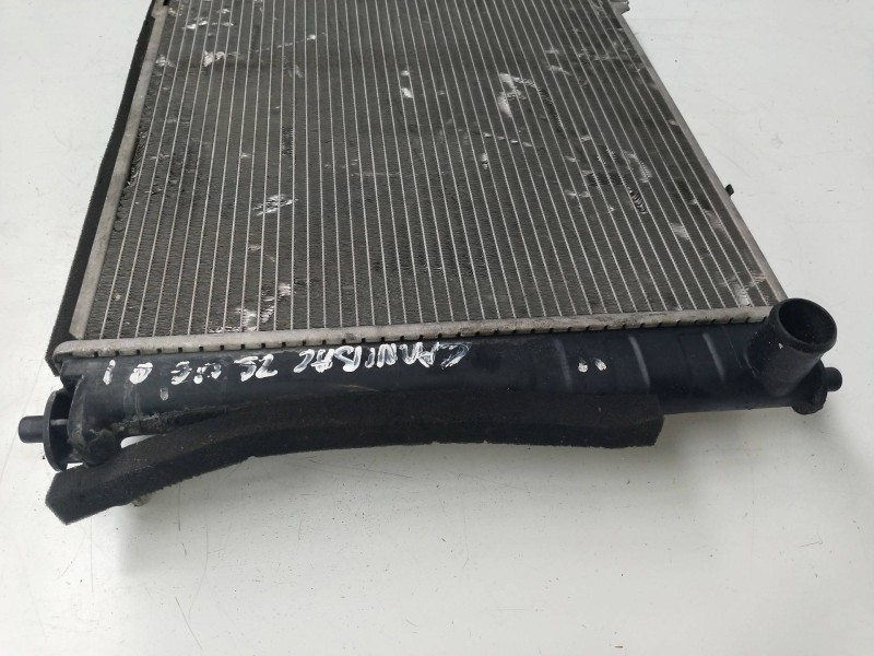 Recambio de radiador agua para kia carnival 2.5 referencia OEM IAM   