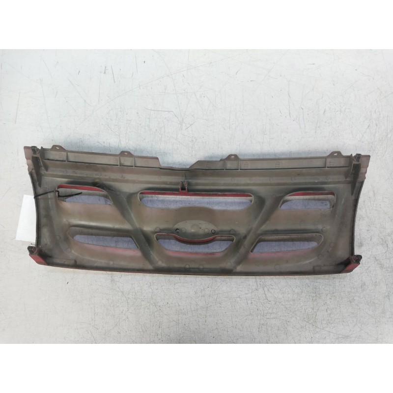 Recambio de rejilla delantera para kia sportage 2.0 turbodiesel cat referencia OEM IAM   