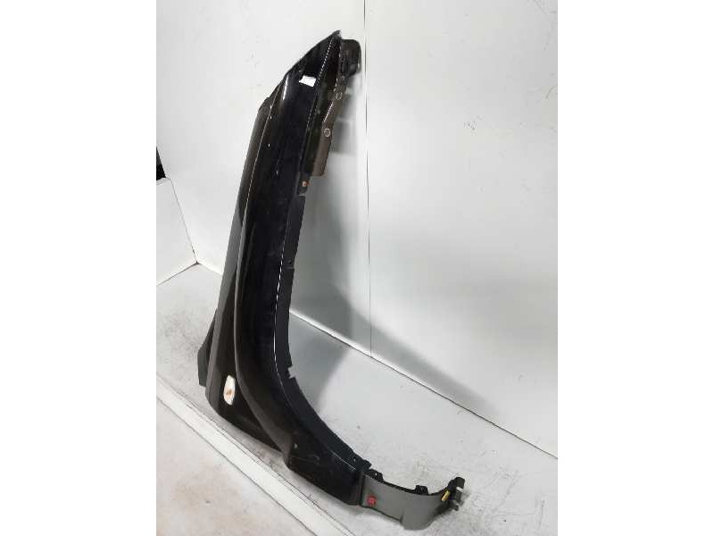 Recambio de aleta delantera derecha para kia sportage 2.0 turbodiesel cat referencia OEM IAM   