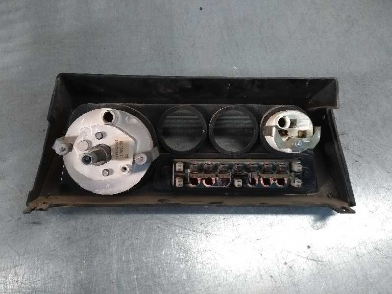 Recambio de cuadro instrumentos para santana 2.5 b dl t/d 2.5 dl referencia OEM IAM 19702102  