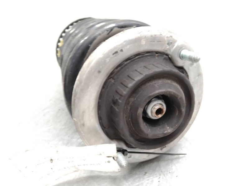 Recambio de amortiguador delantero derecho para audi a8 (d2) 4.2 v8 40v referencia OEM IAM 4D0413031BN  