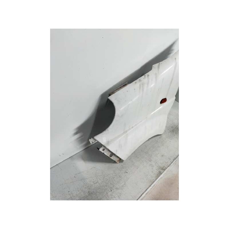 Recambio de aleta delantera izquierda para renault trafic combi (ab 4.01) 6 - plazas, acristalado parcial, combi corto referenci