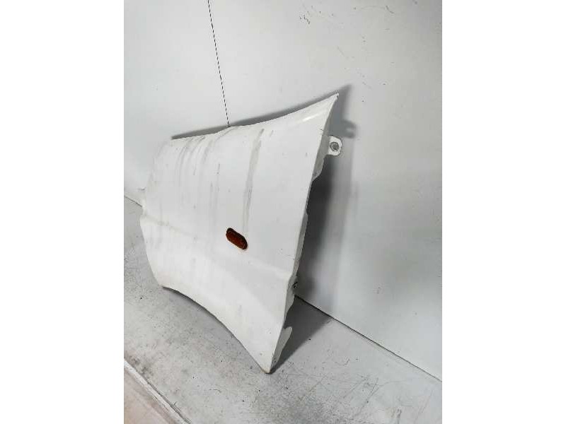 Recambio de aleta delantera izquierda para renault trafic combi (ab 4.01) 6 - plazas, acristalado parcial, combi corto referenci
