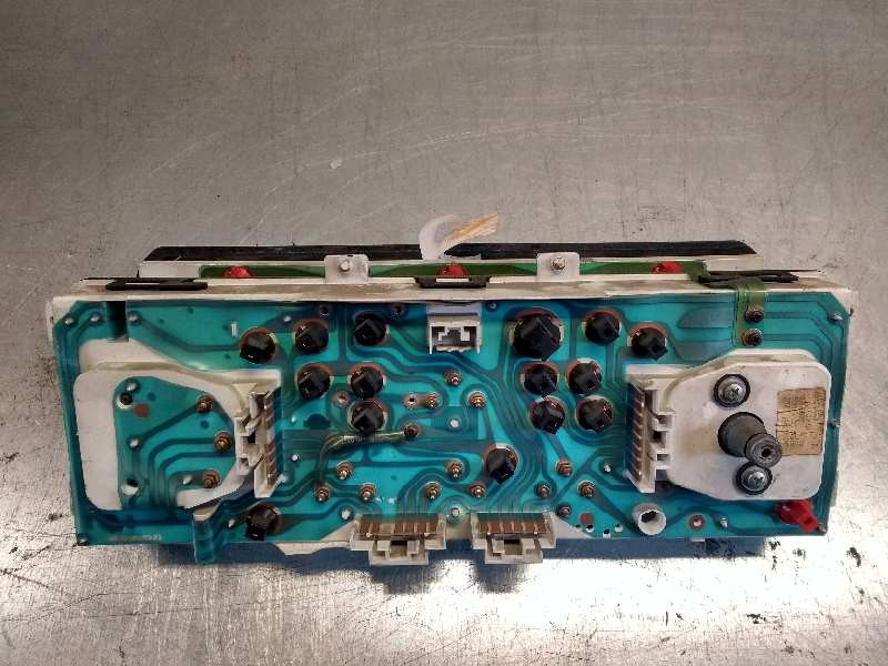 Recambio de cuadro instrumentos para lancia delta 1600 i.e kat super referencia OEM IAM 82470670 6025070 