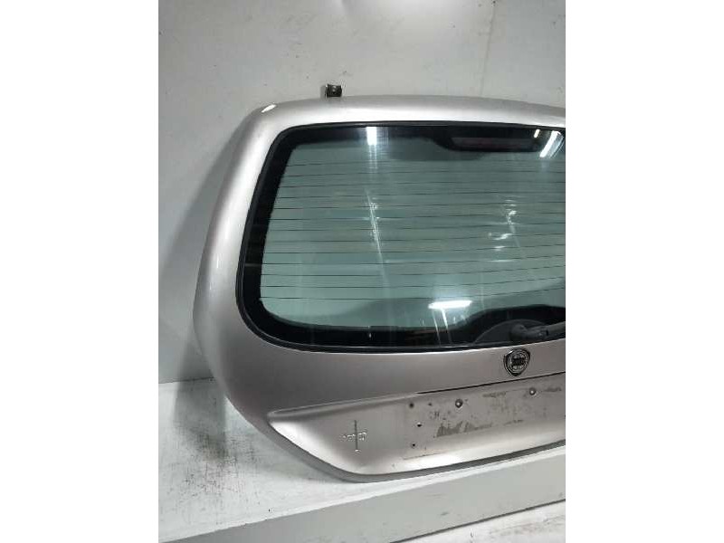 Recambio de porton trasero para lancia lancia y cosmopolitan referencia OEM IAM   