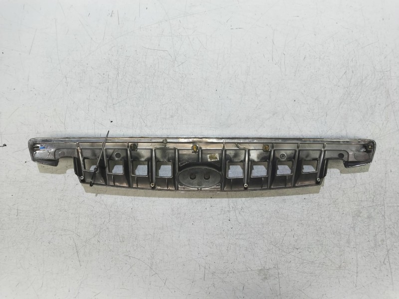 Recambio de rejilla delantera para hyundai h 1 2.5 turbodiesel referencia OEM IAM   