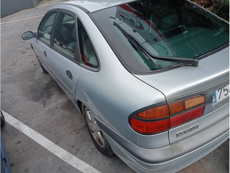 renault laguna (b56) del año 2000