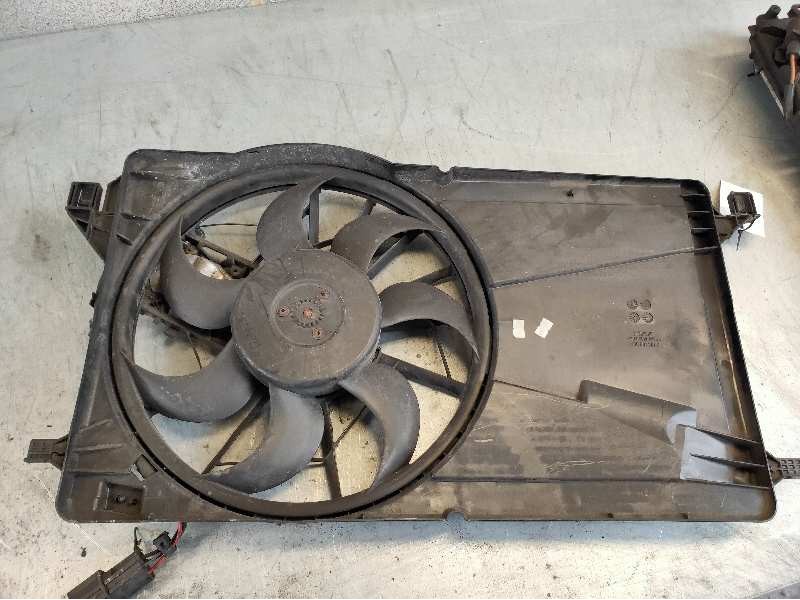 Recambio de electroventilador para mazda 3 berlina (bk) 1.6 cd diesel cat referencia OEM IAM 0130303963 3M5H8C607XB 