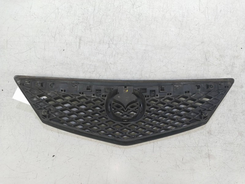 Recambio de rejilla delantera para mazda 2 berlina (dy) 1.4 diesel cat referencia OEM IAM   