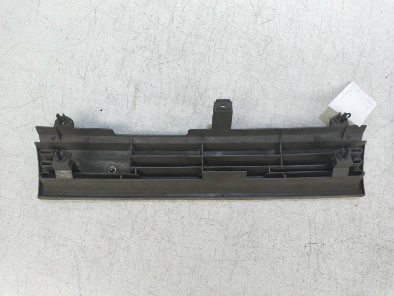 Recambio de rejilla delantera para mazda 626 berl./coupe/famil. (gd/gv) referencia OEM IAM   