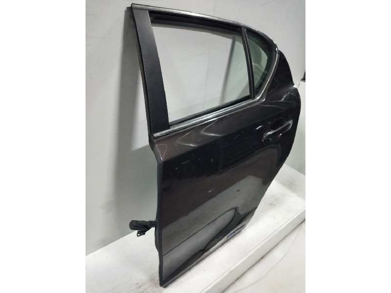 Recambio de puerta trasera izquierda para lexus ct 200h referencia OEM IAM   