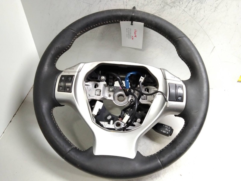 Recambio de volante para lexus ct 200h referencia OEM IAM   