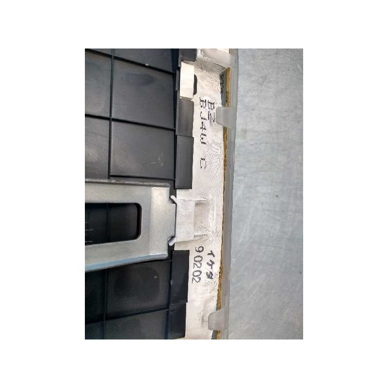 Recambio de cuadro instrumentos para mazda 323 berlina f/s (bj) 2.0 td s exclusive referencia OEM IAM BJ4W BZ 90202