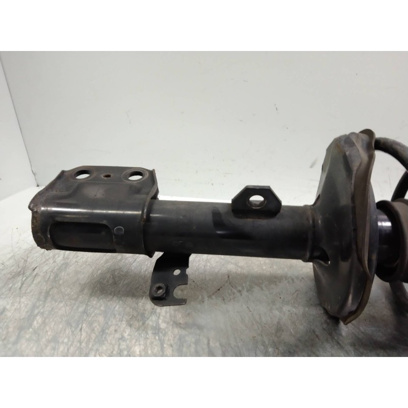 Recambio de amortiguador delantero izquierdo para toyota avensis berlina (t25) 2.0 16v cat referencia OEM IAM   