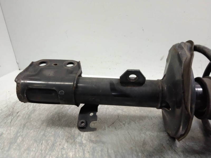 Recambio de amortiguador delantero izquierdo para toyota avensis berlina (t25) 2.0 16v cat referencia OEM IAM   